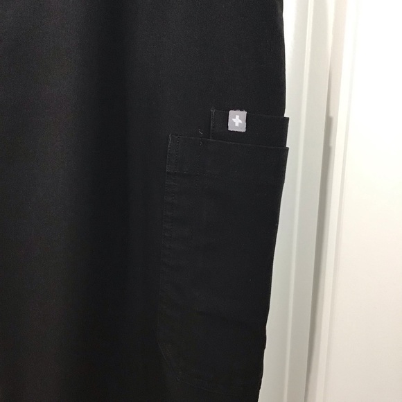 FIGS Yola Skinny Scrub Pants in Black Size XLarge Petite. - Picture 5 of 11